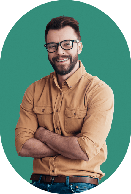empresario-con-contabilidad-bajo-control